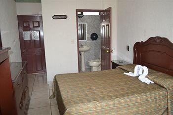 Hotel Costa Brava Guadalajara Esterno foto