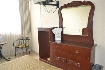 Hotel Costa Brava Guadalajara Esterno foto